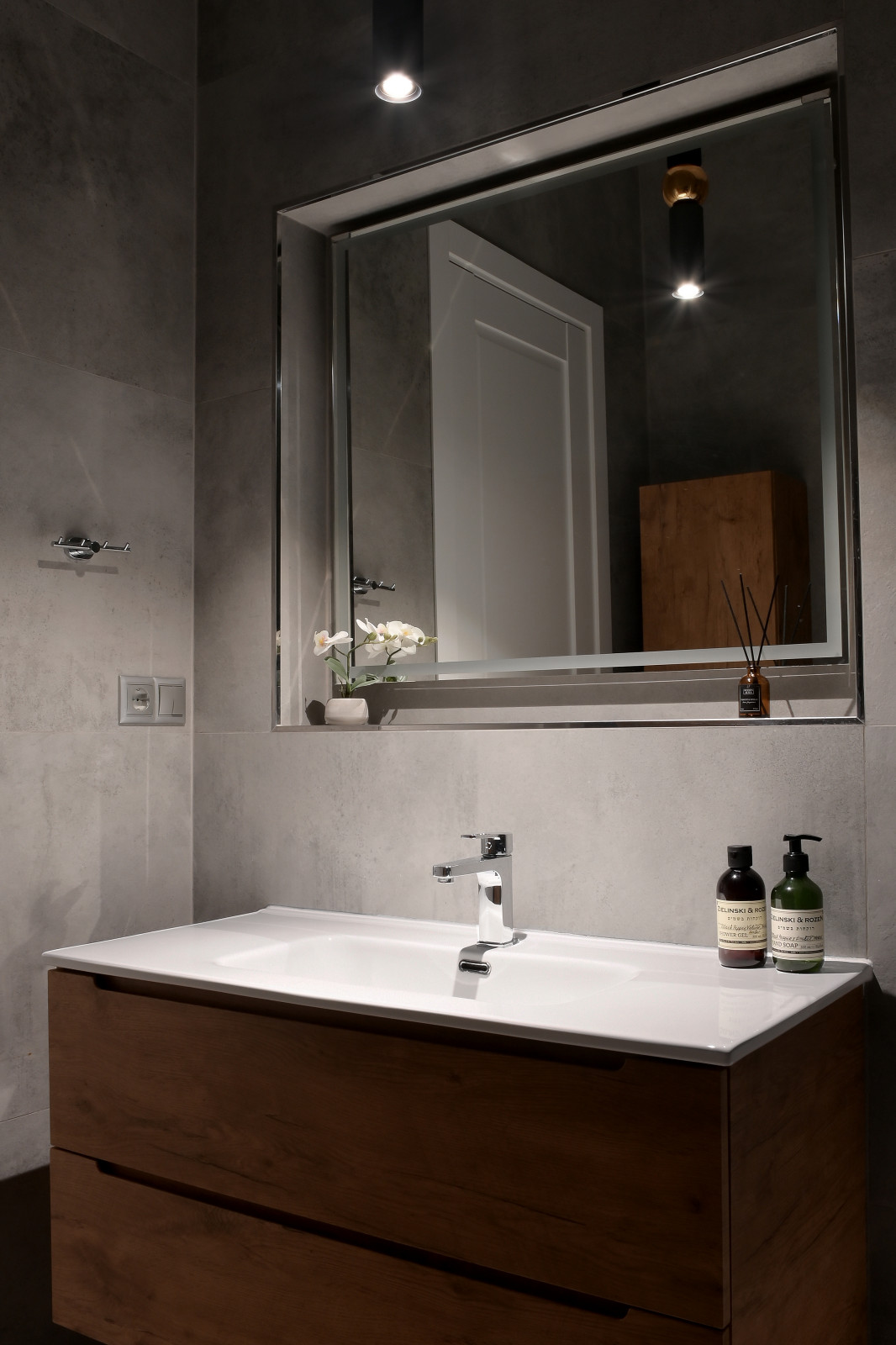 Просторная квартира с природными мотивами