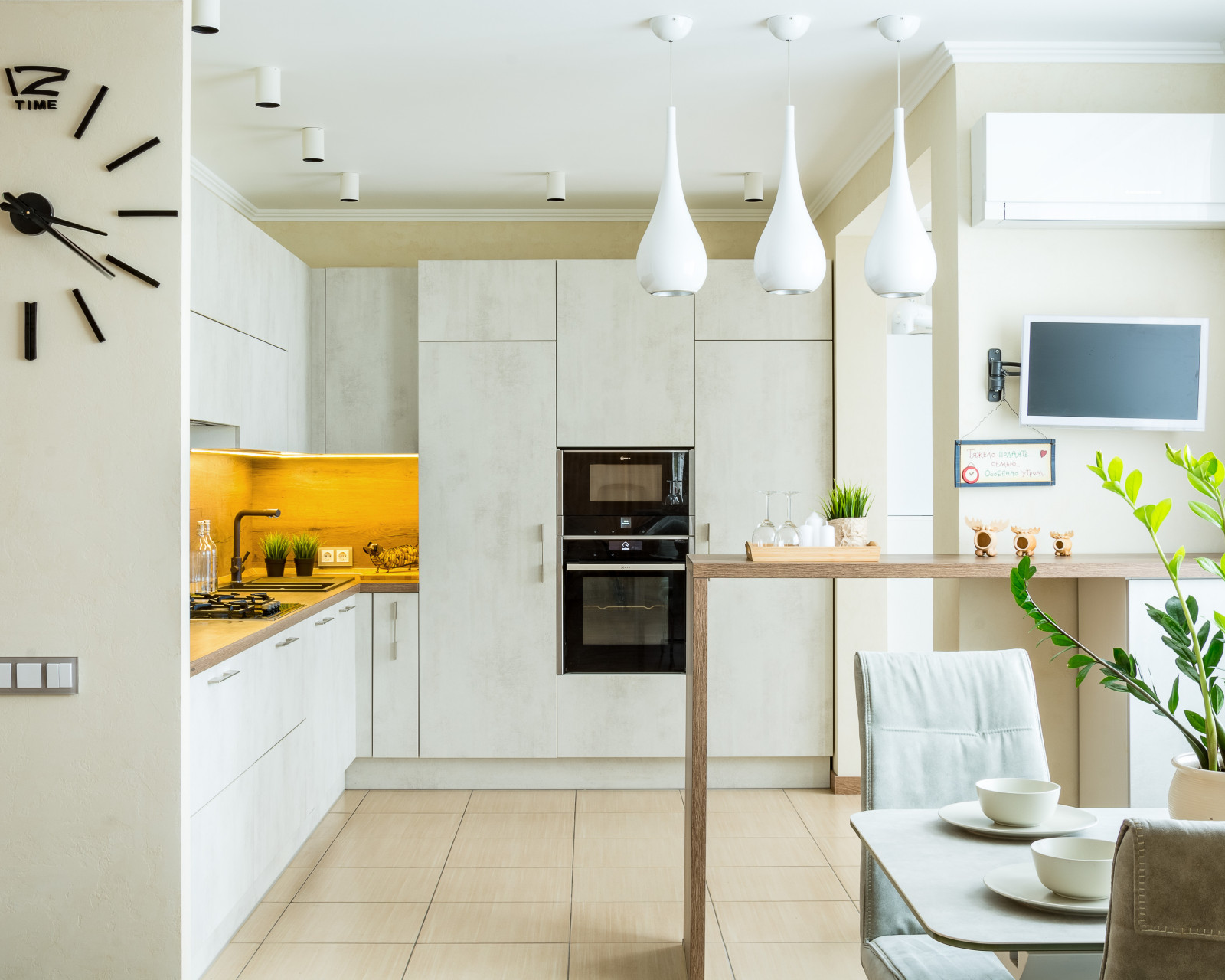 Кухня с фасадами под бетон в Заречном