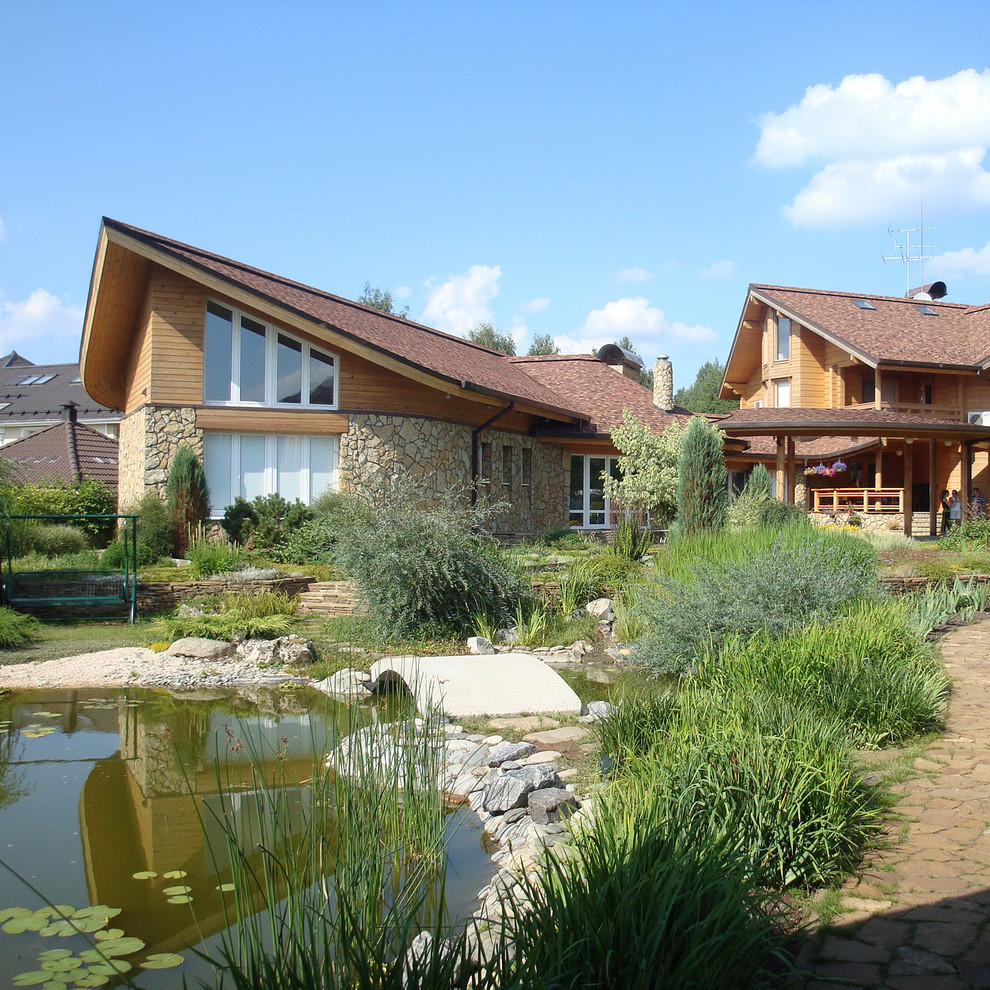 Частный жилой дом с бассейном