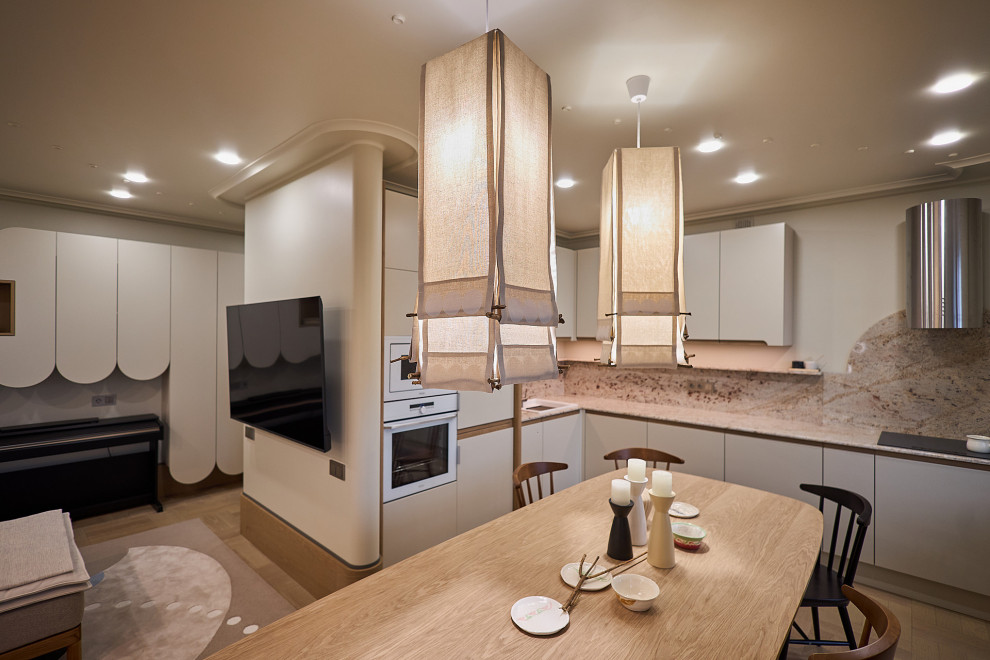 Кухня-столовая с завитком гюль