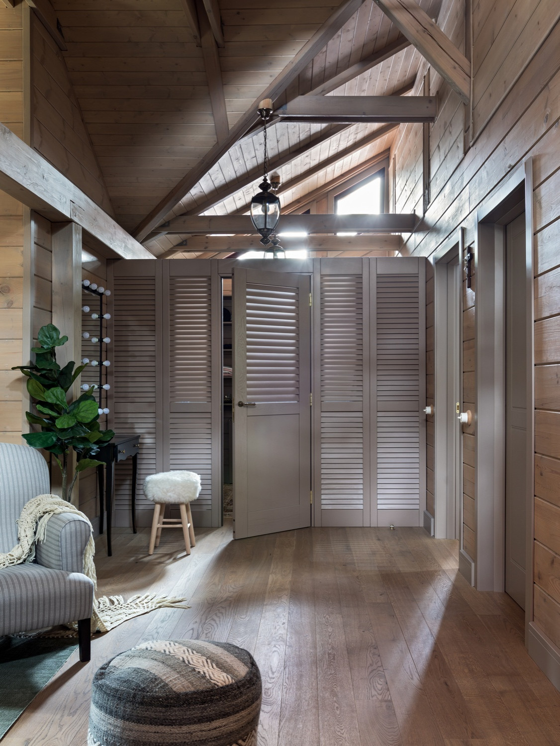 Дом в соснах