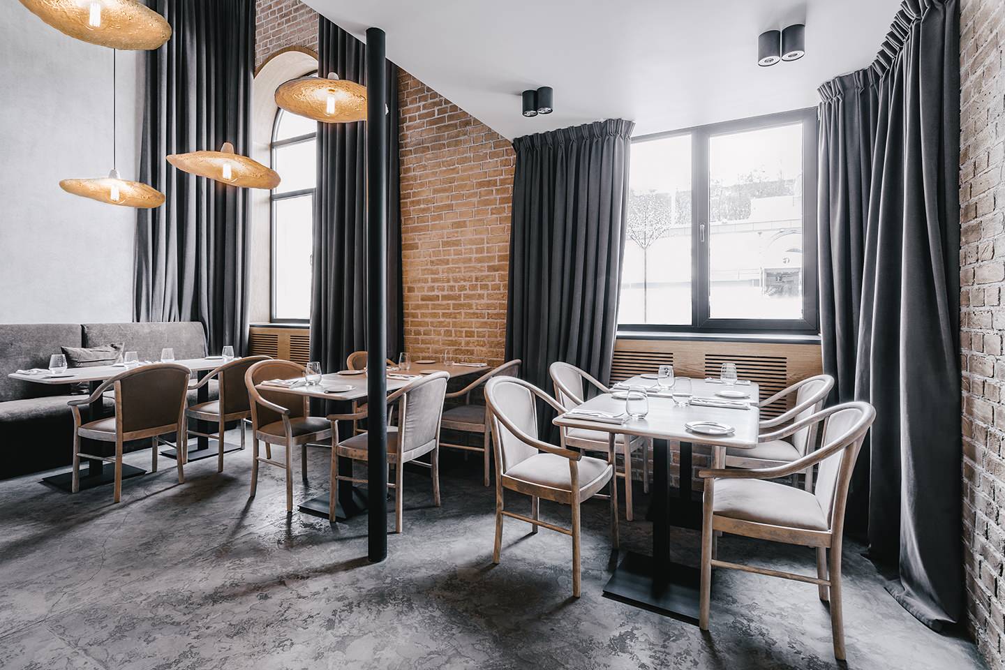 ФОТО: АЛЕКСЕЙ ЯНЧЕНКОВ ОБЪЕКТРЕСТОРАН ЛОКАЦИЯКИЕВ, КРЕЩАТИК 7/11 ПЛОЩАДЬ315 К