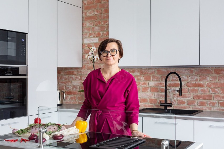 Обложка проекта: кухня Рина Гласс