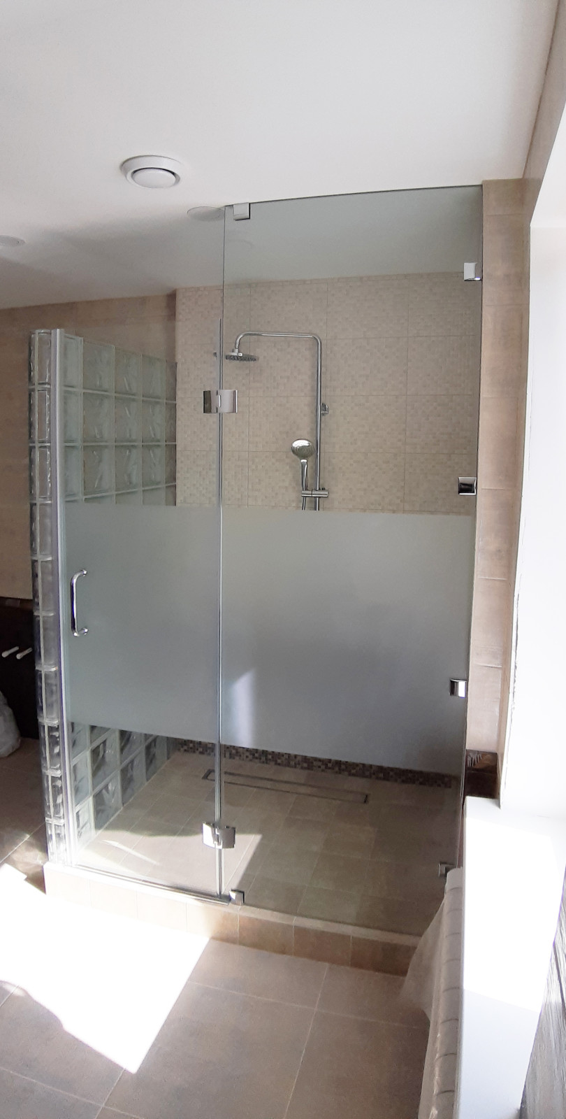 Душевое ограждение из стекла