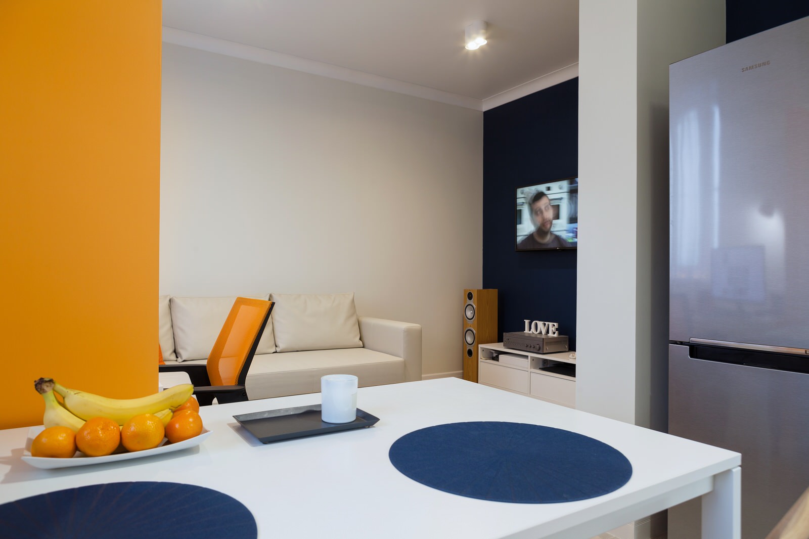 Дизайн квартиры студии 30 квм в Туле. Вид на гостиную