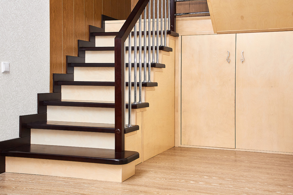 Обложка проекта: Лестница со шкафом