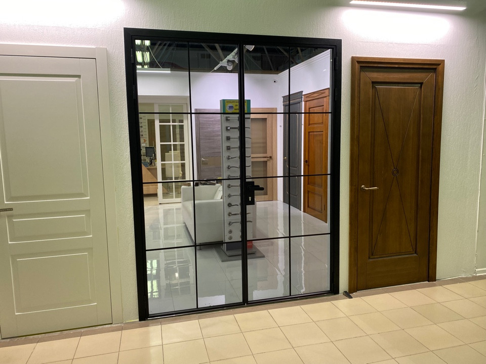 Перегородка с распашными дверьми