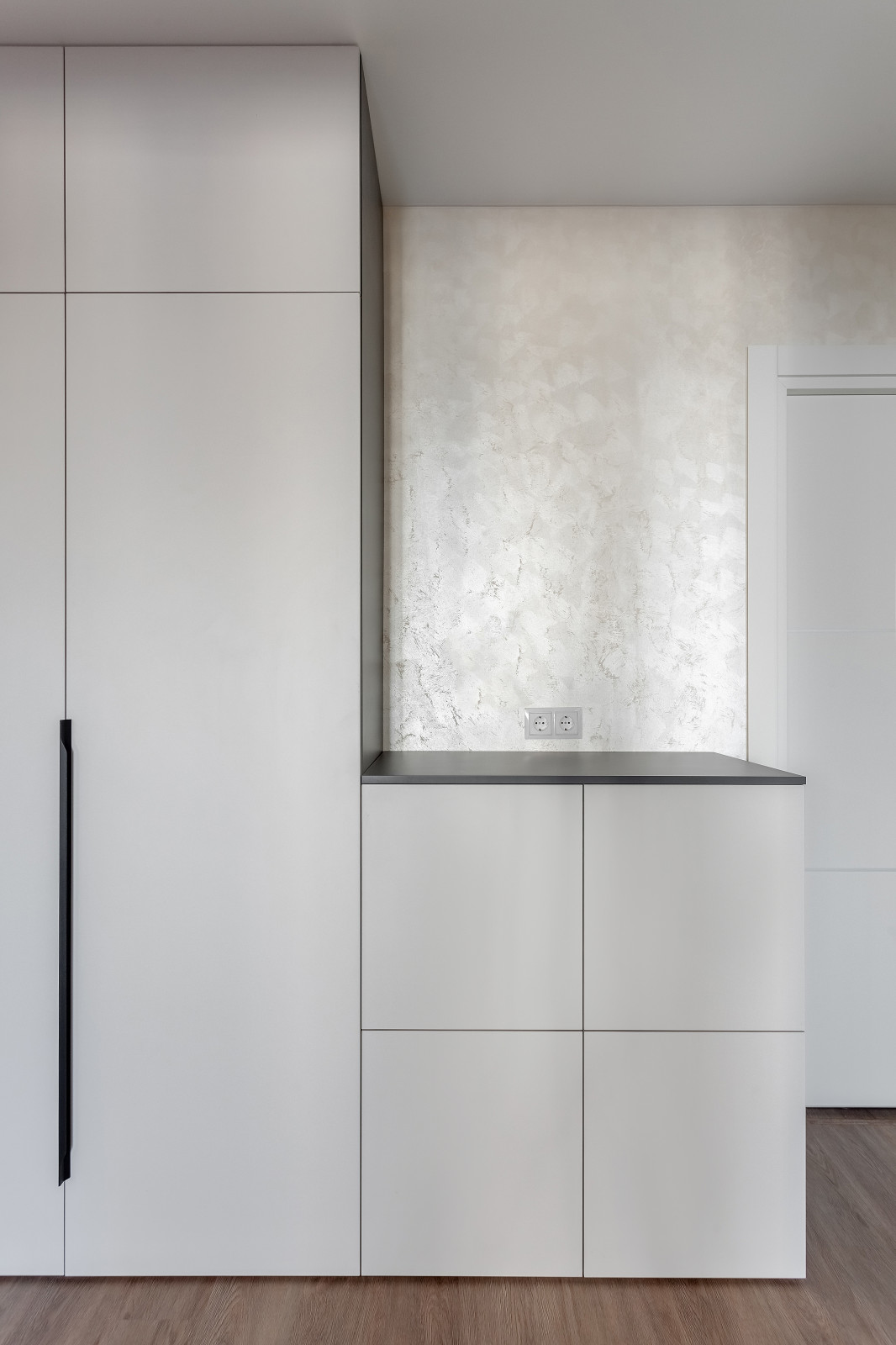 Шкаф и комод из ЛДСП для прихожей