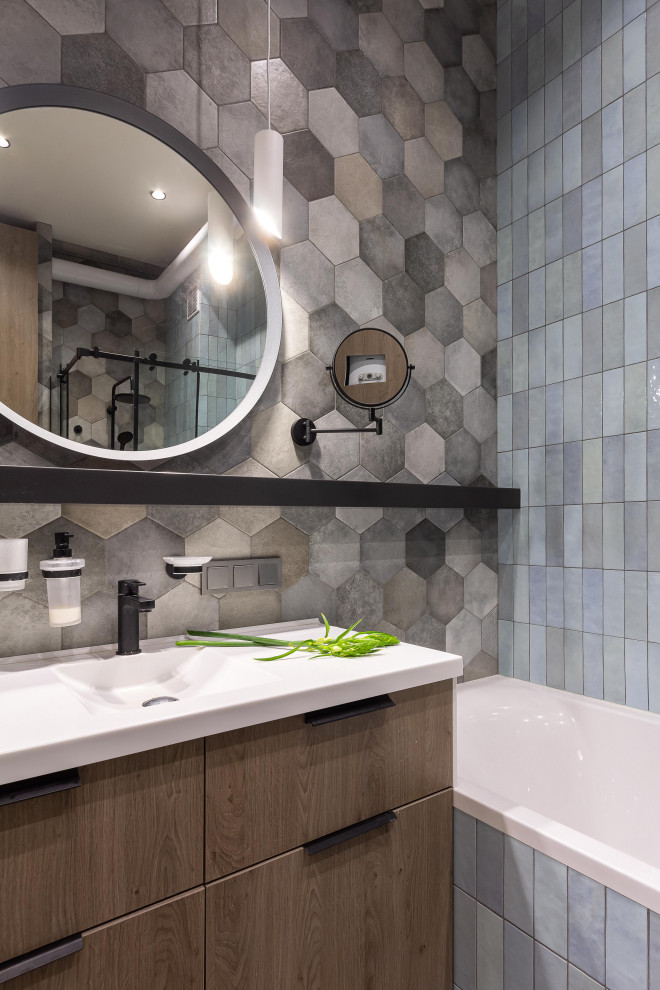 КВАРТИРА С ЯРКИМИ АКЦЕНТАМИ В СТАРОМ ФОНДЕ