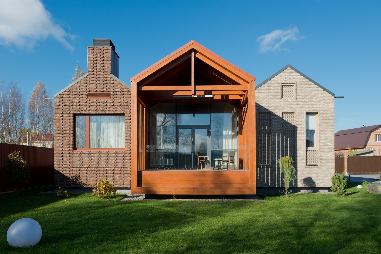 Houzz тур: Дом в Шатуре, который заигрывает с архитектурой места