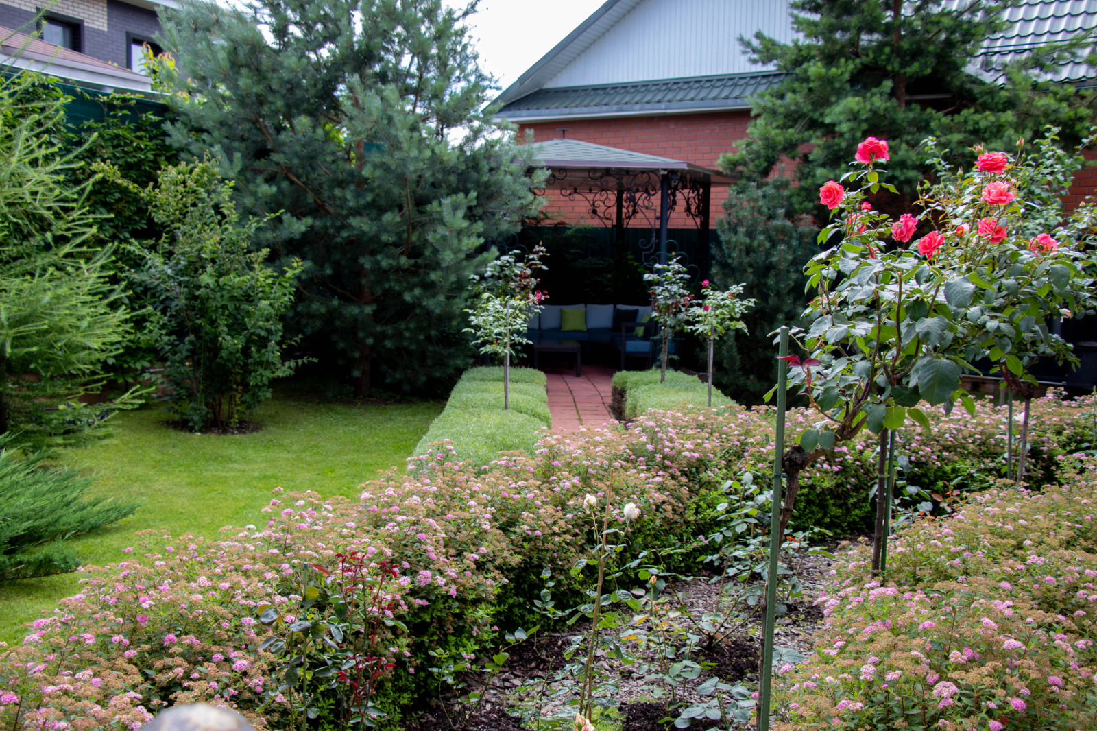 Французский садик в поселке Рыбаки Дмитровское шоссе