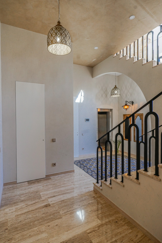 ИСПАНСКАЯ РИВЬЕРА. ДОМ НА СКЛОНЕ.