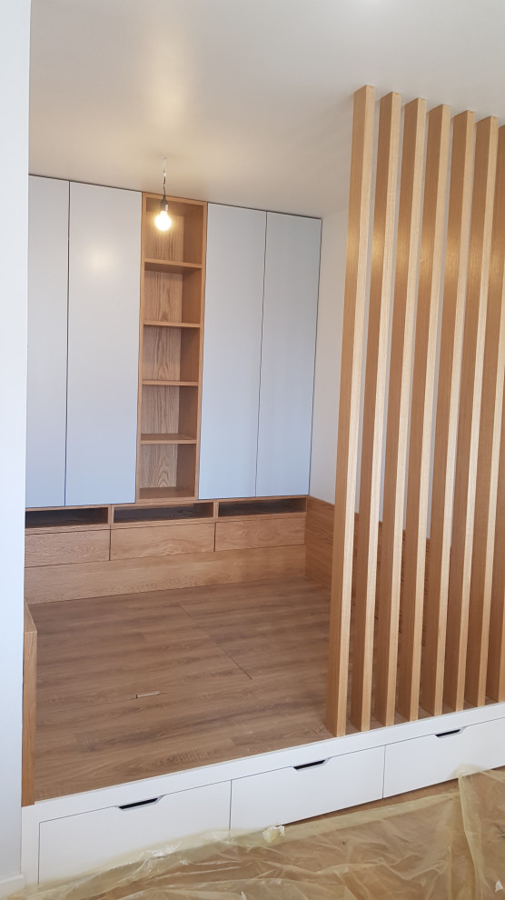 Обложка проекта: кровать подиум с перегородкой