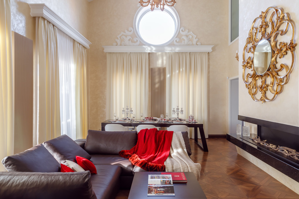 Дом с круглым окном