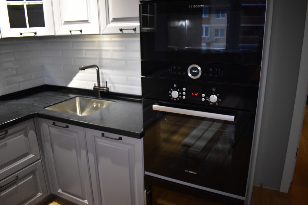 Кухня ЭКО массив бука с акриловой столешницей