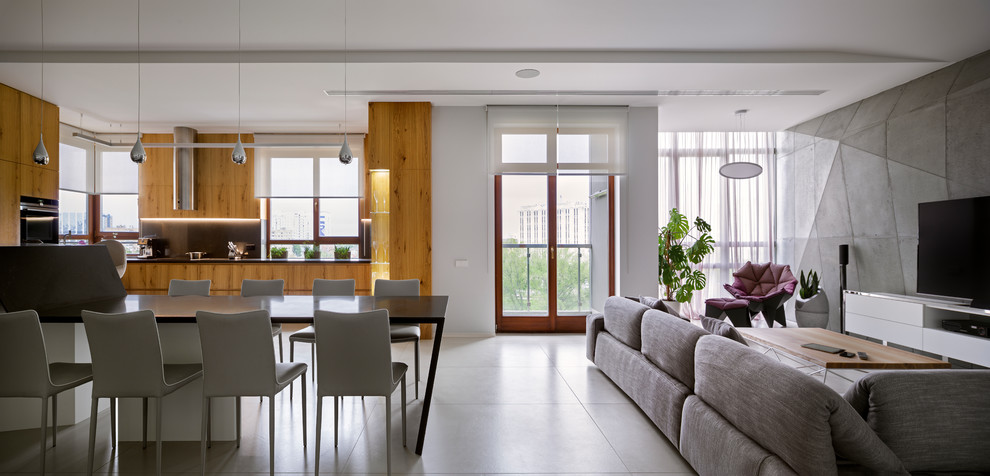 On the verge of illusion