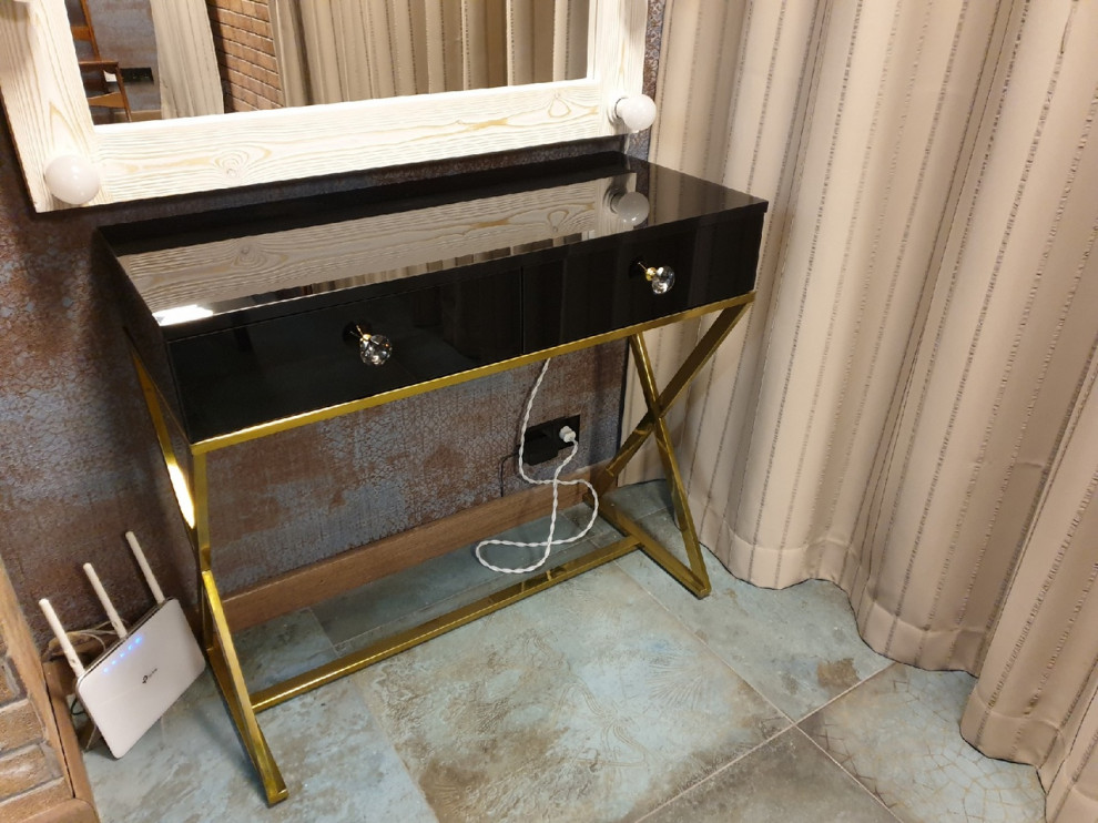 Обложка проекта: Столы и консоли