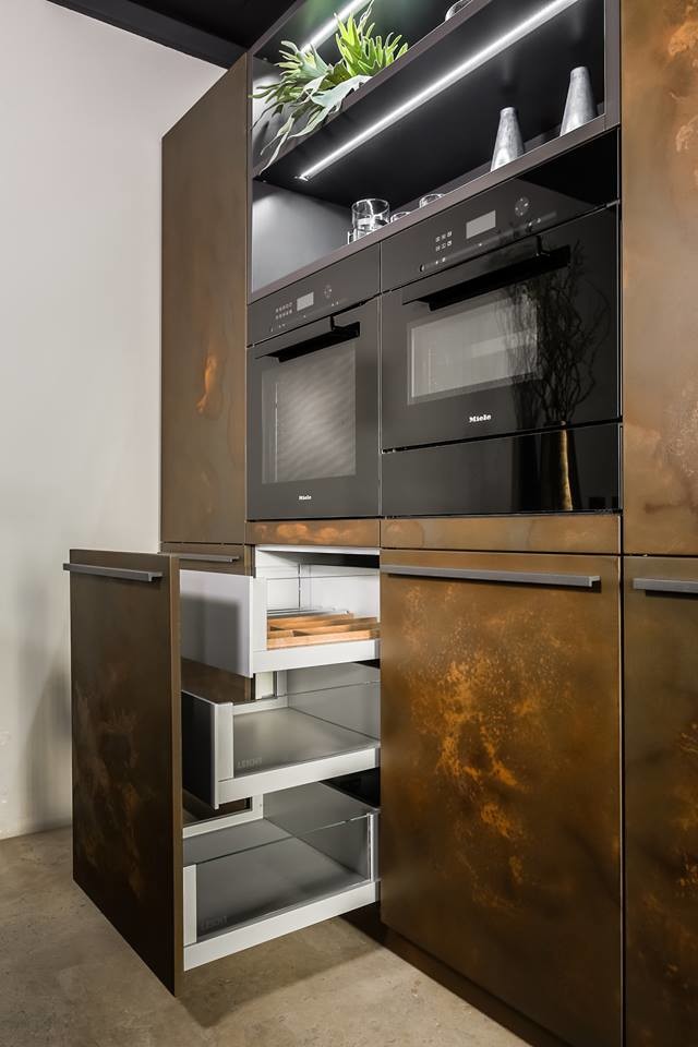 Реализованные нами проекты - кухня LEICHT STEEL | CLASSIC-FF