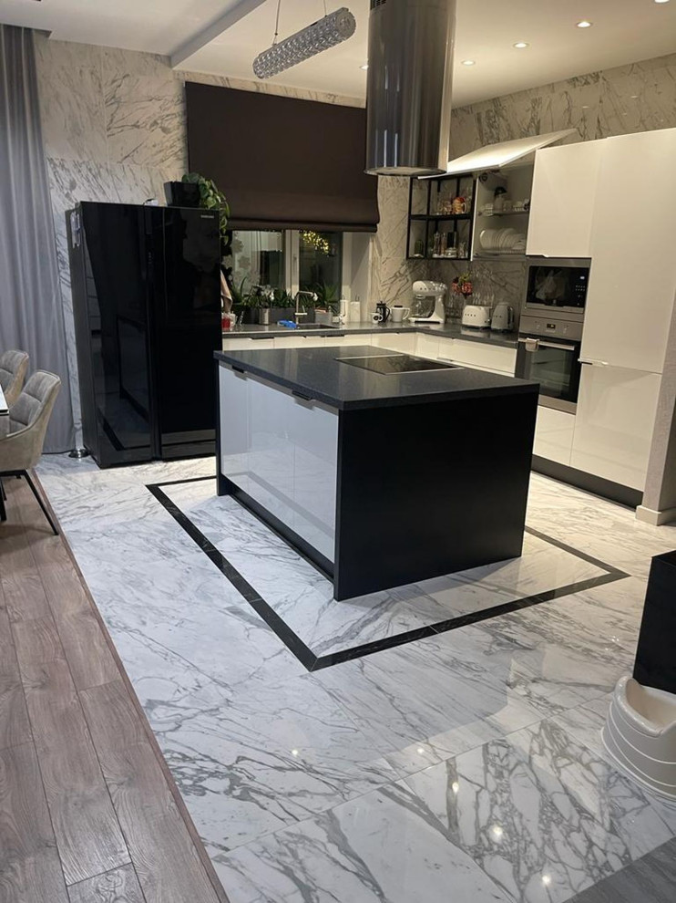 560B «ПРАЙД» - современный коттедж с остекленной верандой и гаражом