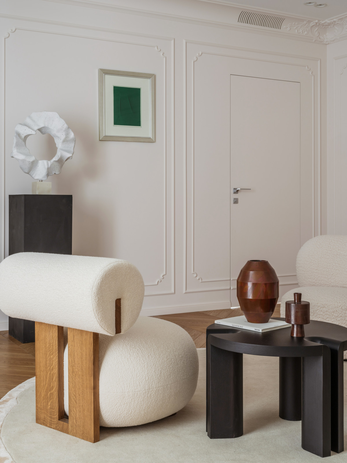 Французское настроение и мотивы шинуазри: семейная квартира