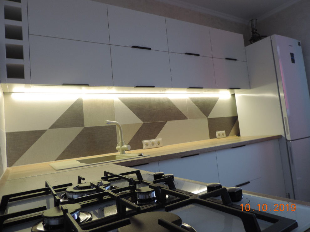 Обложка проекта: Белая Кухня из акрила