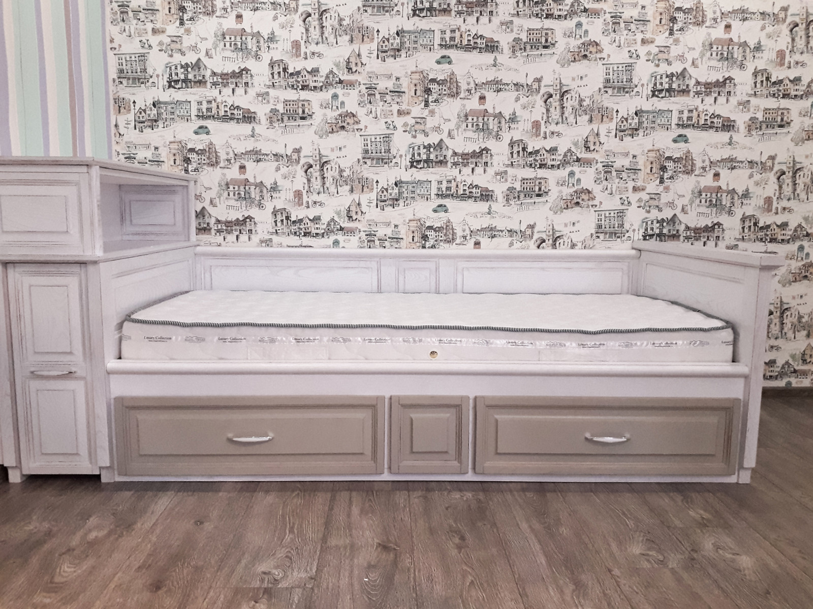 Кровати из массива дерева на заказ