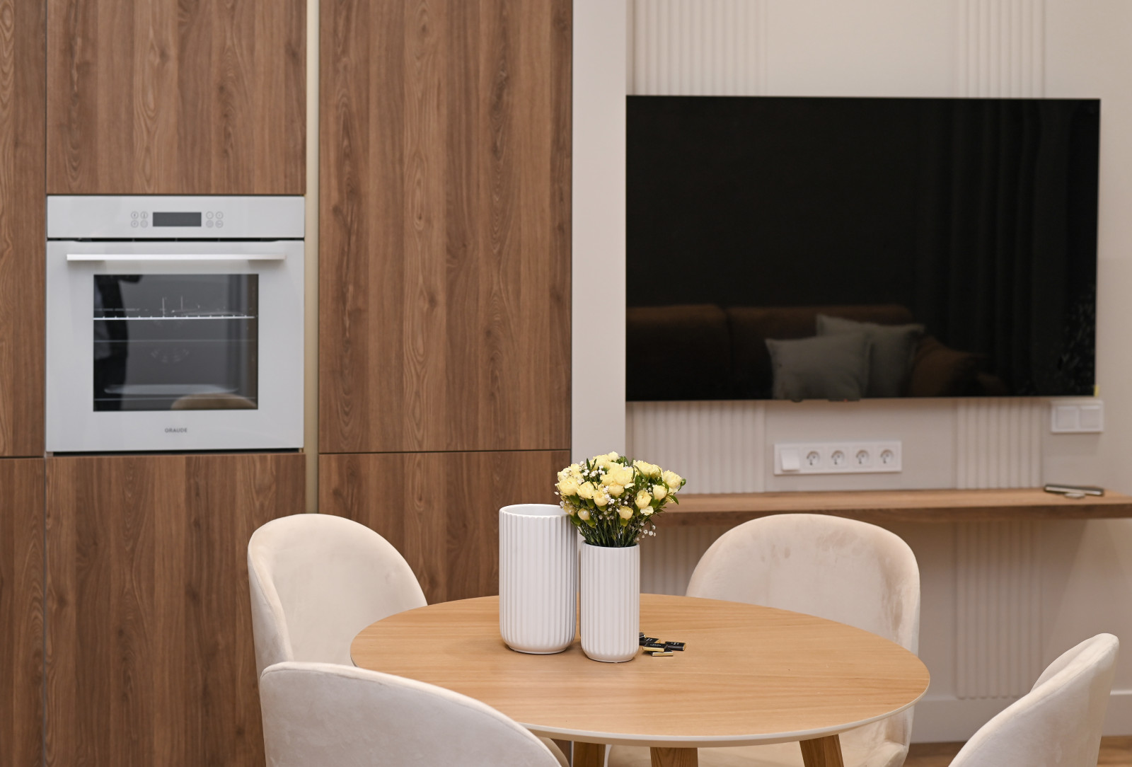 Реализация ЖК "Болконский", квартира с потолками 3,6 метра.