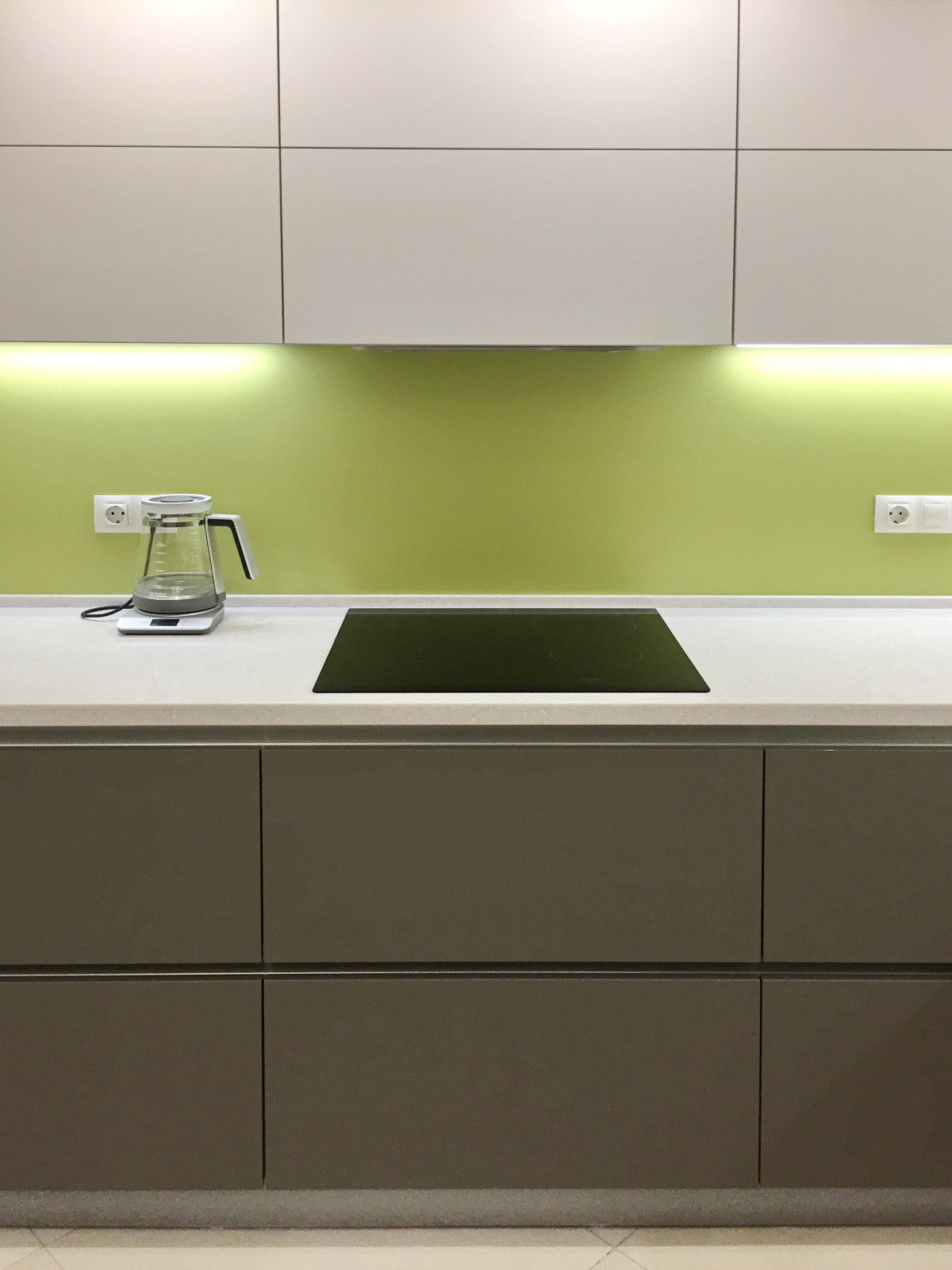 Кухня с профилем Gola