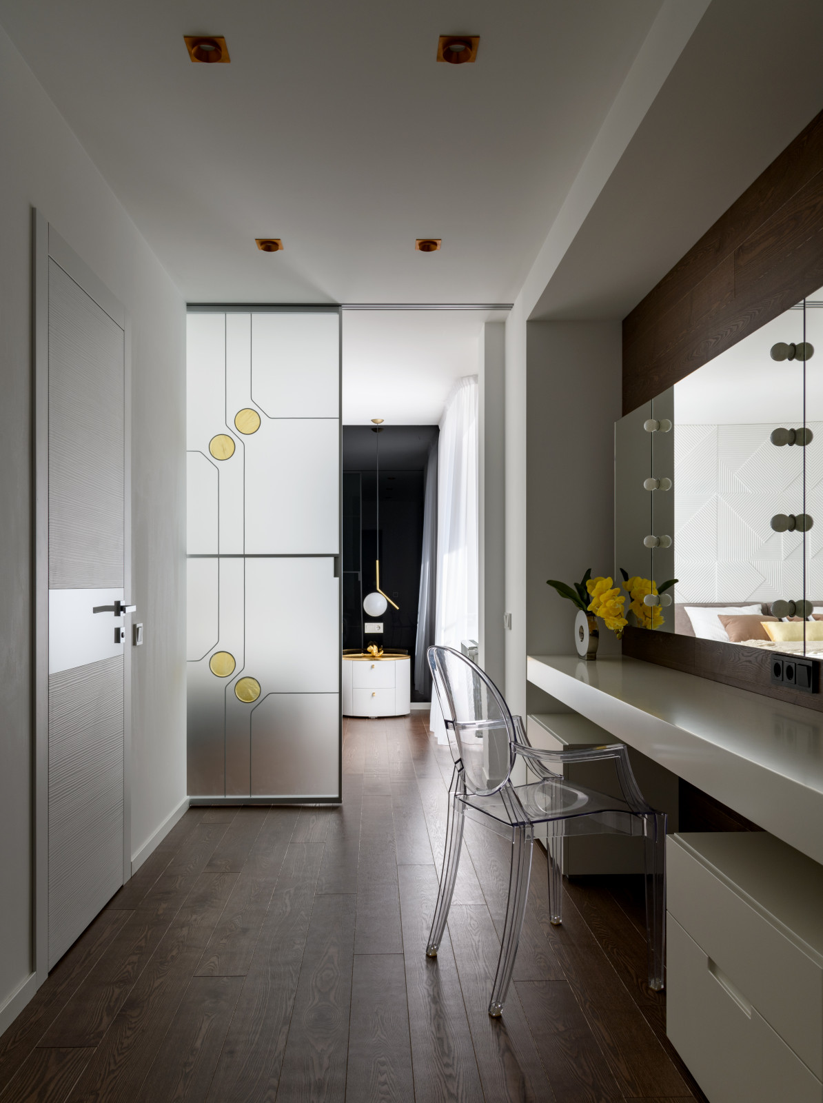 Стильная черно-белая квартира в Новосибирске