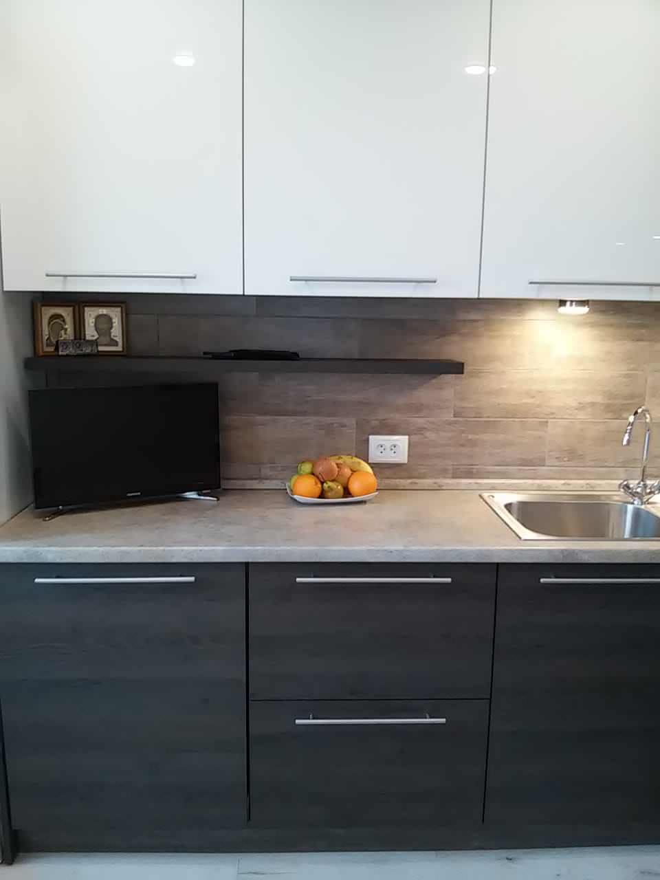 Угловая кухня модерн