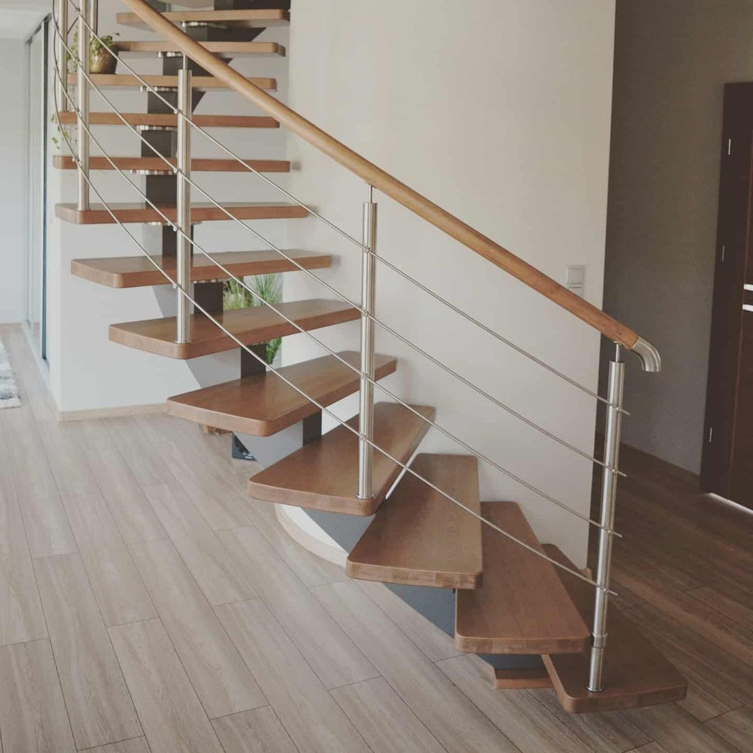 Винтовая лестница на центральном косоуре