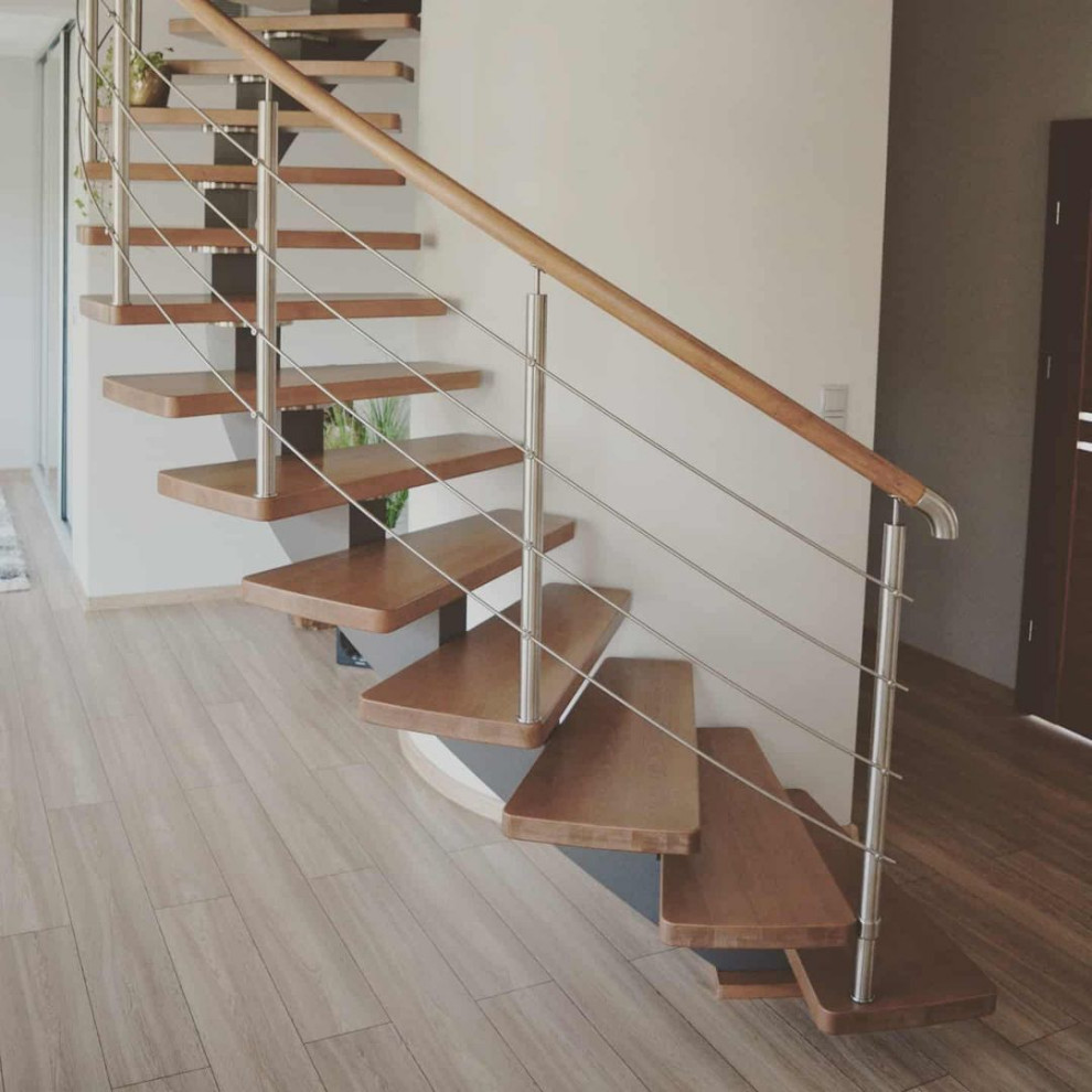 Винтовая лестница на центральном косоуре