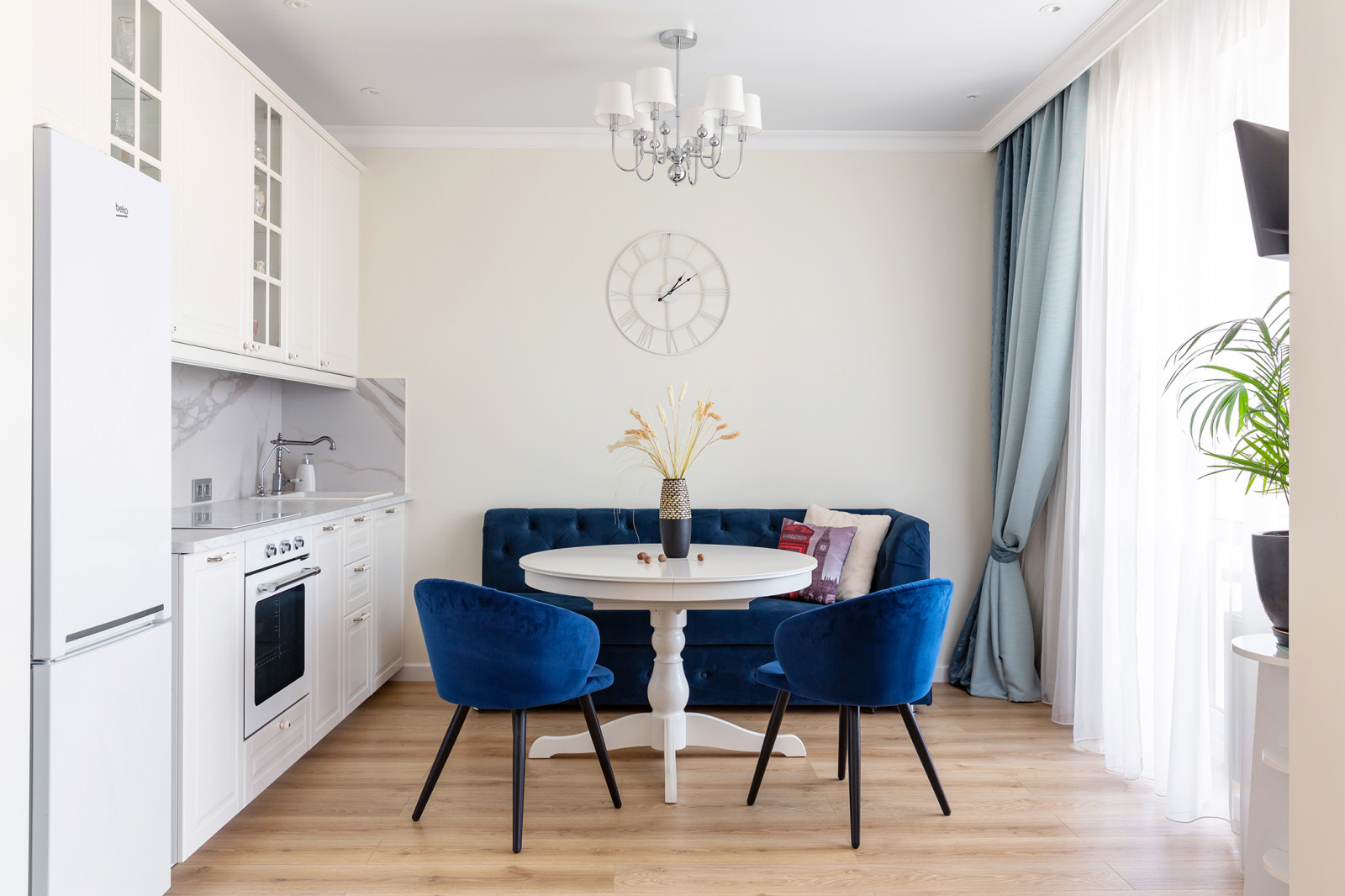 Обложка проекта: Квартира для родителей с натяжными потолками