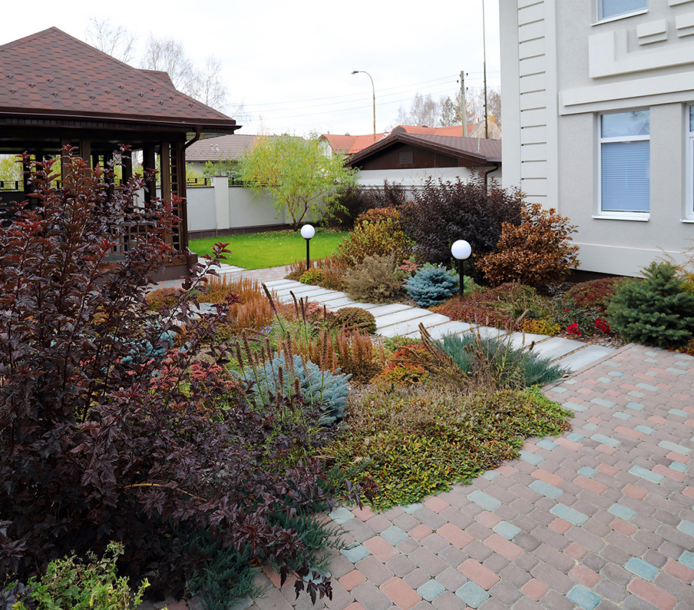 Руст и поперечно исчерченная дорожка