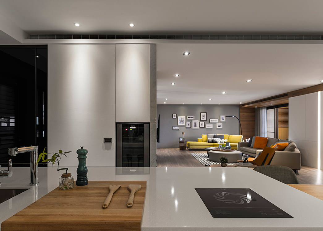 Светлая квартира с просторной диванной зоной от L DESIGN