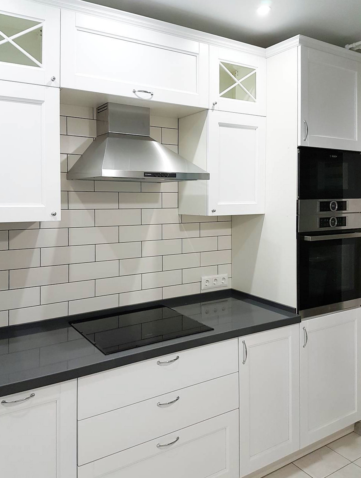 Белоснежная кухня из бука