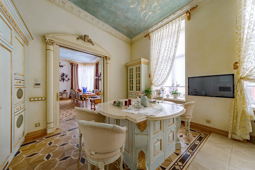 Изысканный классический интерьер дома