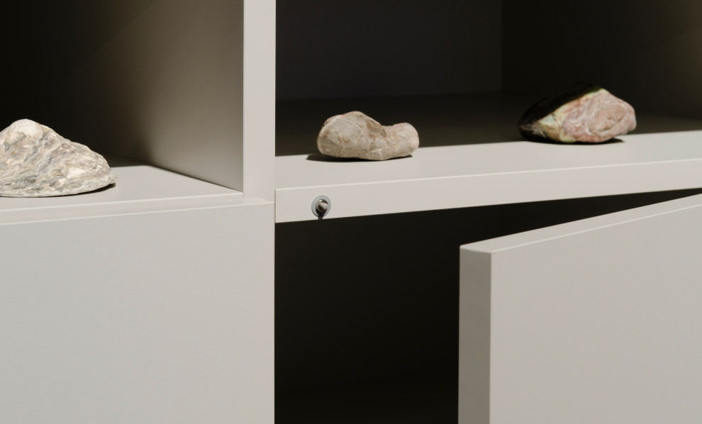 Белый комод raumplus с верхом под черный мрамор с выставки IMM Cologne 2020