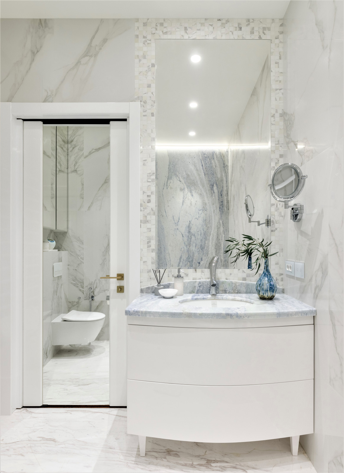 Современный интерьер в смешанном стиле.