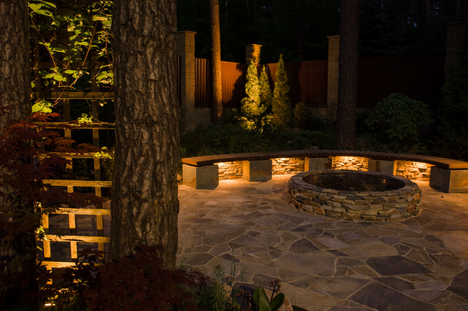 Подсветка перголы и очага