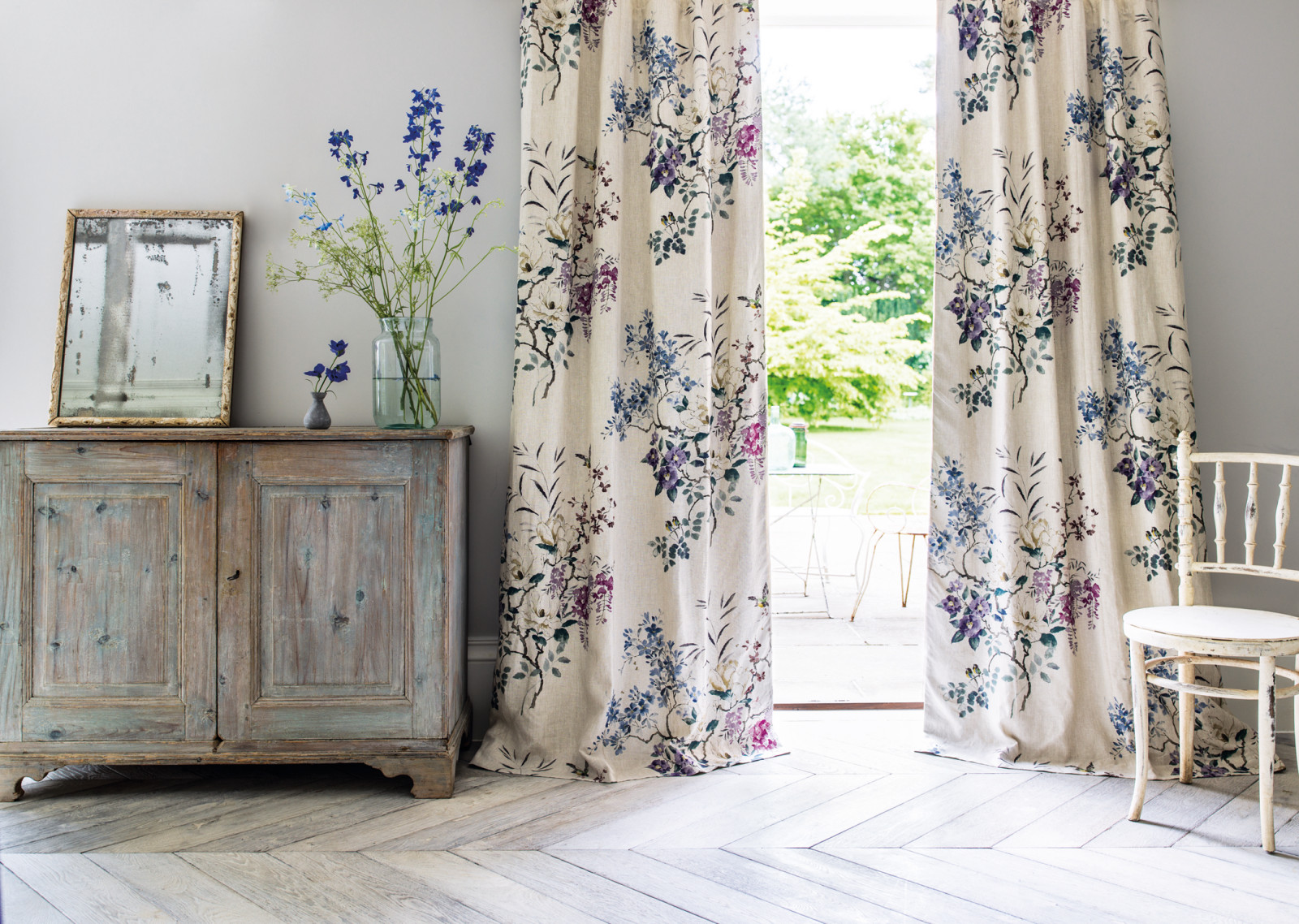 Ткани и обои Waterperry от Sanderson