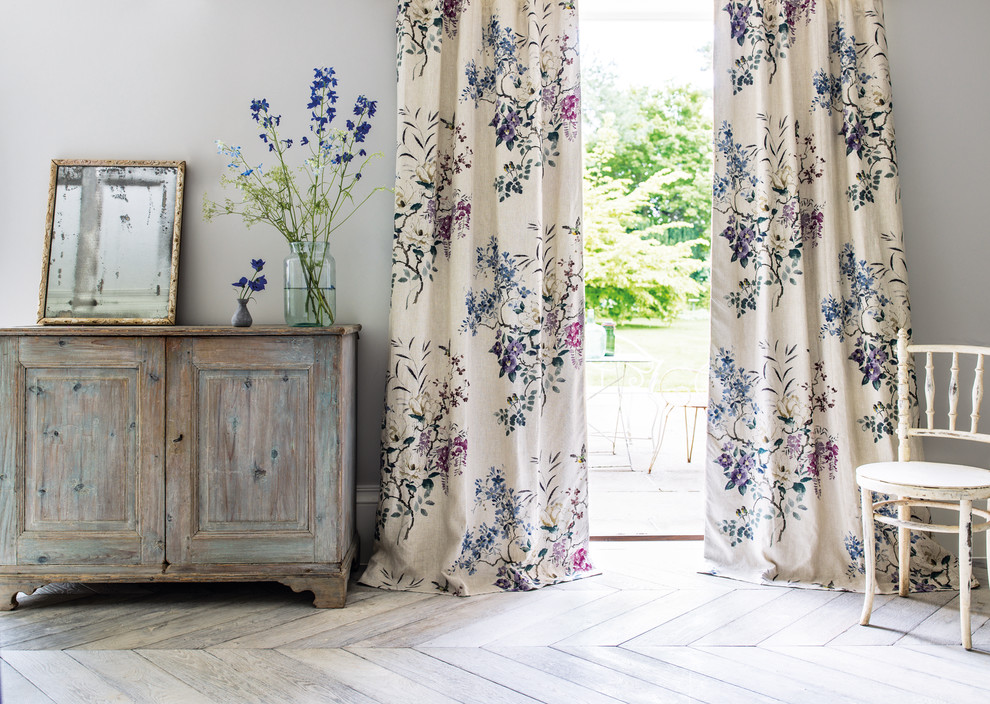 Ткани и обои Waterperry от Sanderson