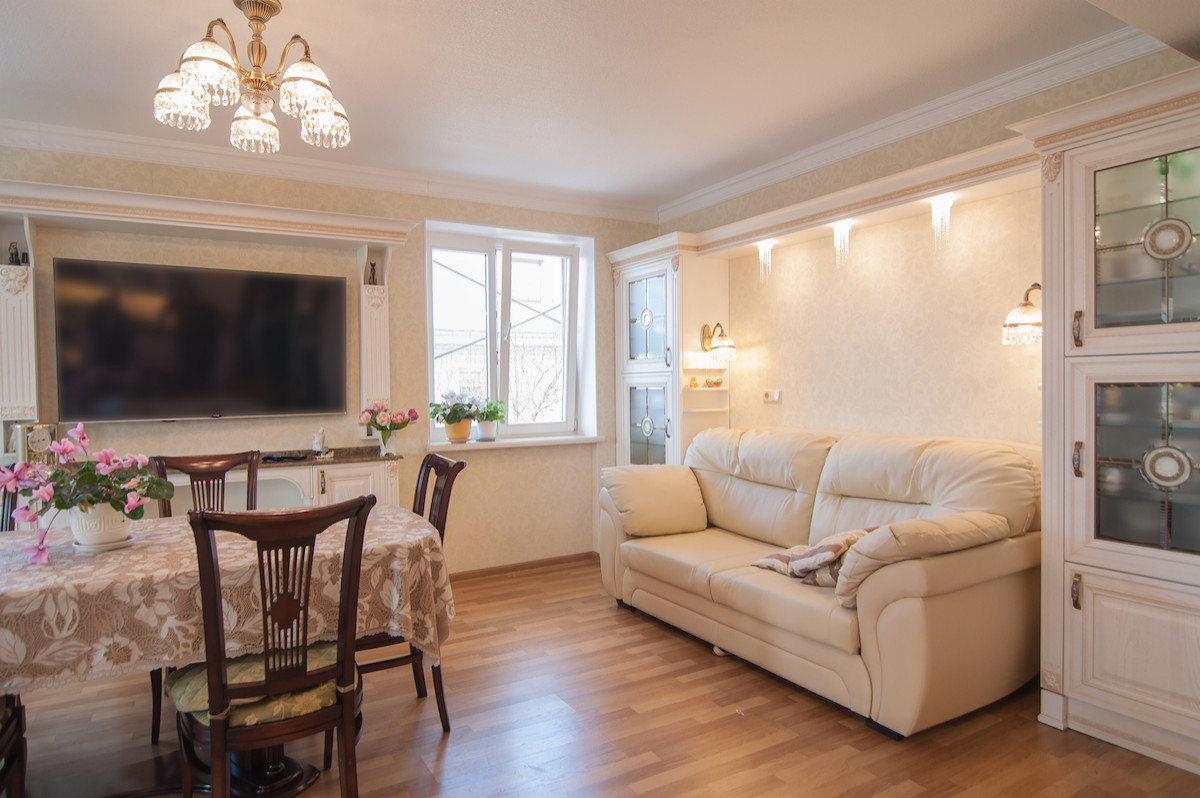 Обложка проекта: Изящный классический кухонный гарнитур