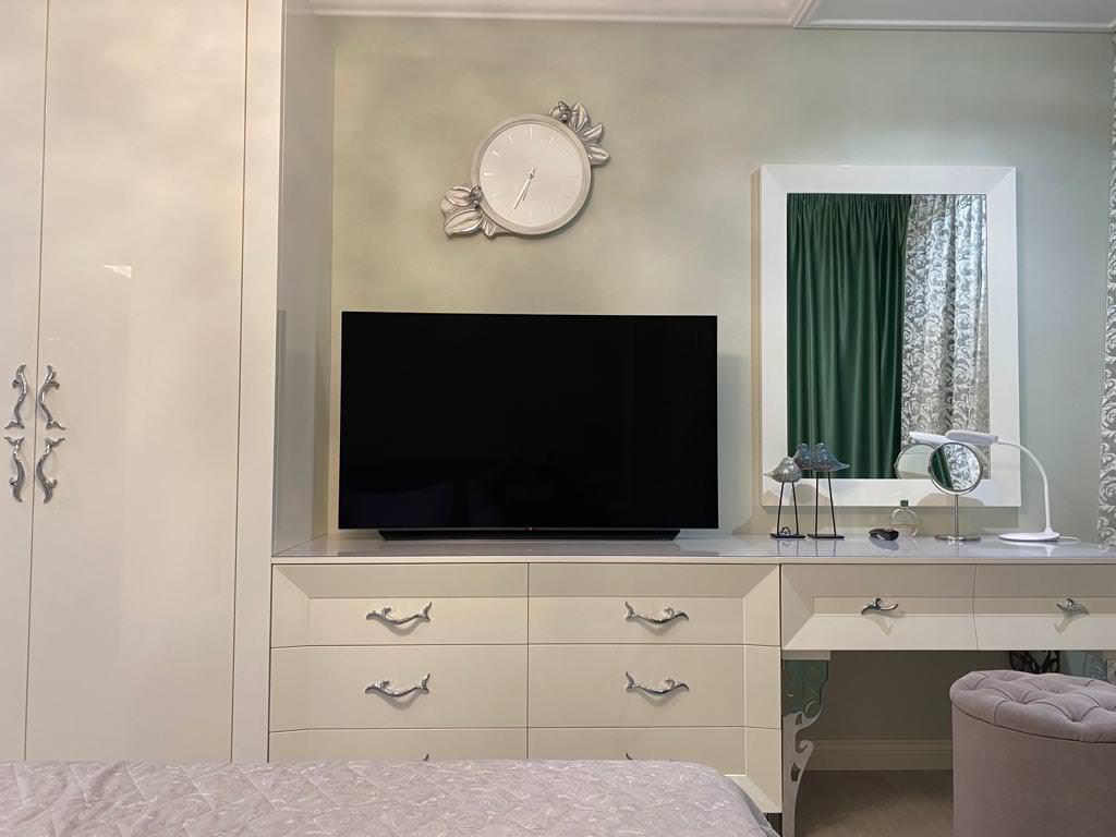 акцент на изумрудный