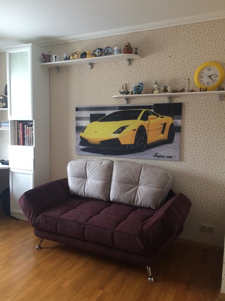 компьютерный стол у окна 3