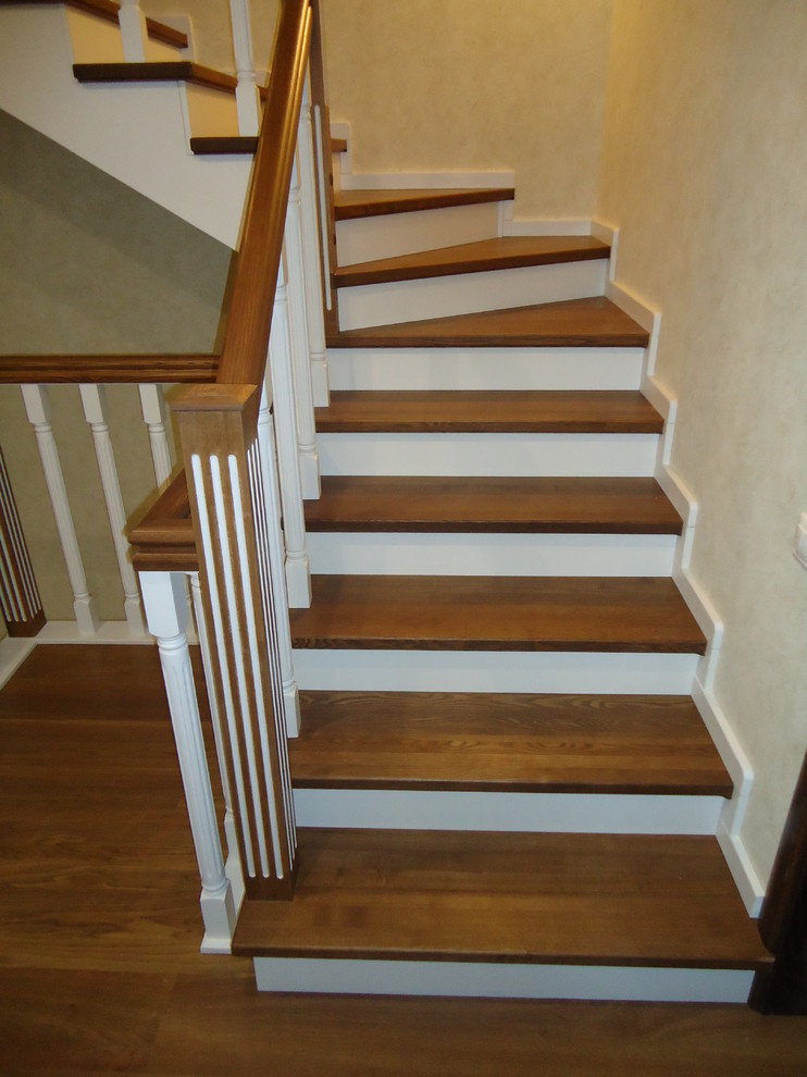 Комбинированная лестница ясень -сосна