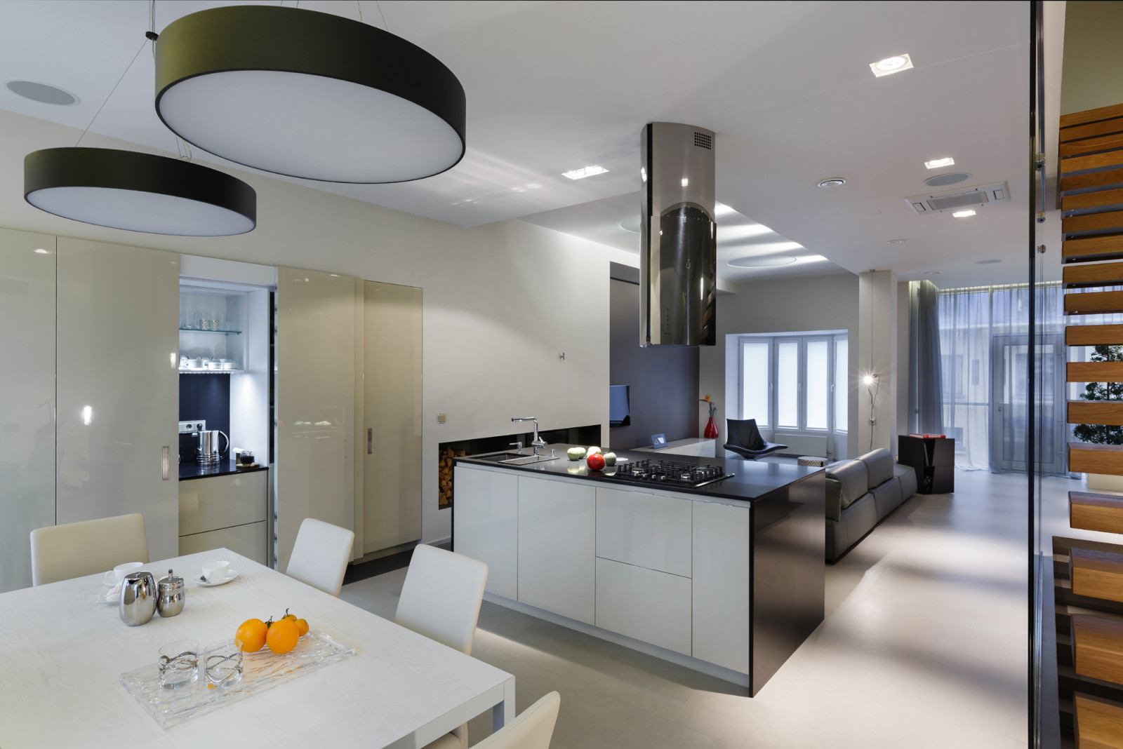 Реконструкция трехэтажного таунхауса в Санкт-Петербурге.