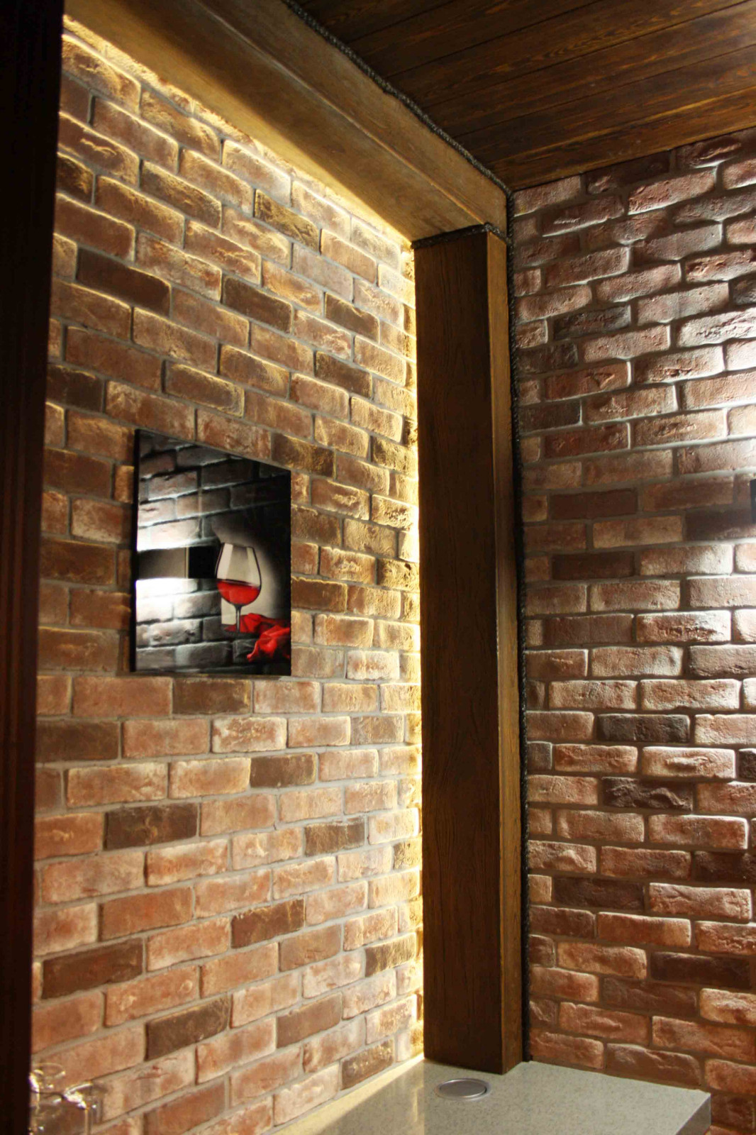 Обложка проекта: Бар с кинотеатром в частном доме