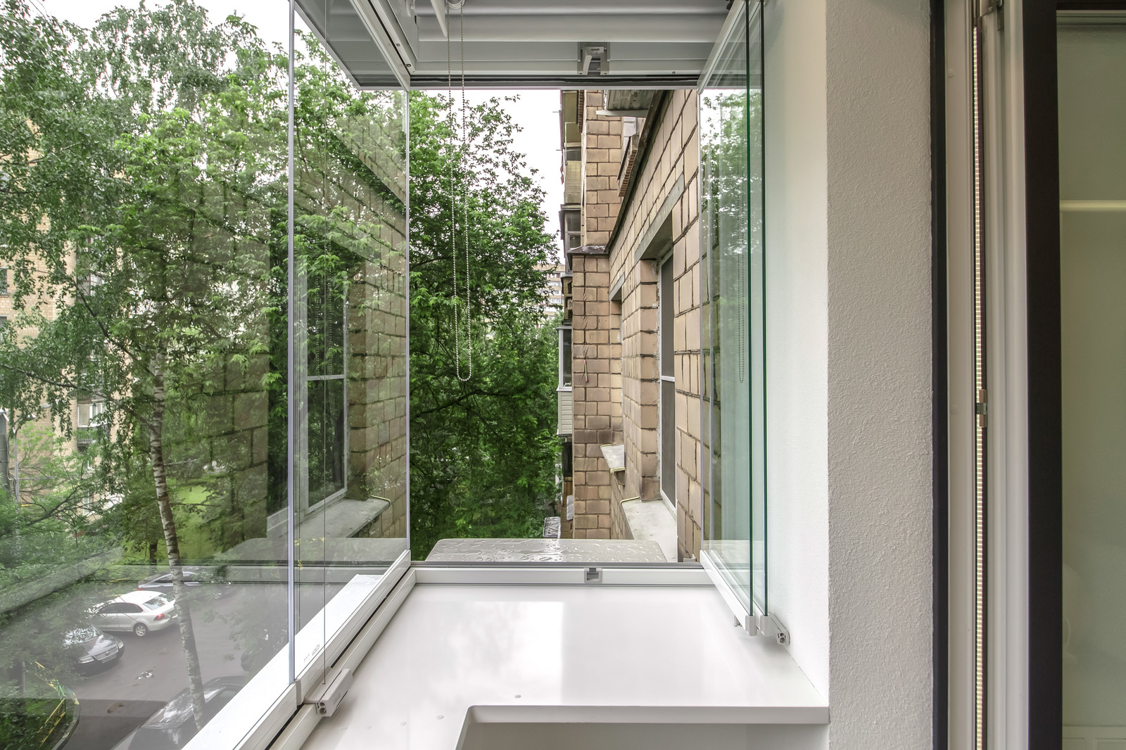 Прозрачная гостиная