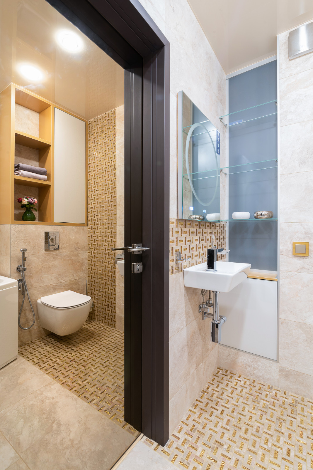 Разные полюса.